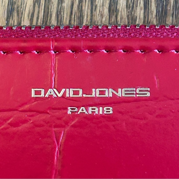 David Jones Paris Red Zippered Wallet - Picture 2 of 9